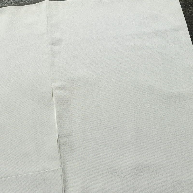 色無地 良品 落款入り 縮緬 一つ紋付き 正絹 無地 袷仕立て 身丈162.5cm 裄丈65cm リサイクル着物 着物 作家物 お茶会 上品 グレー_画像15