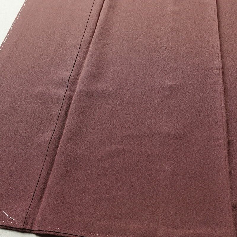 色無地 良品 しつけ糸付き 縮緬 一つ紋付き 正絹 無地 袷仕立て 身丈153cm 裄丈64cm リサイクル着物 着物 共八掛 お茶会 フォーマル 小豆・エンジ_画像4