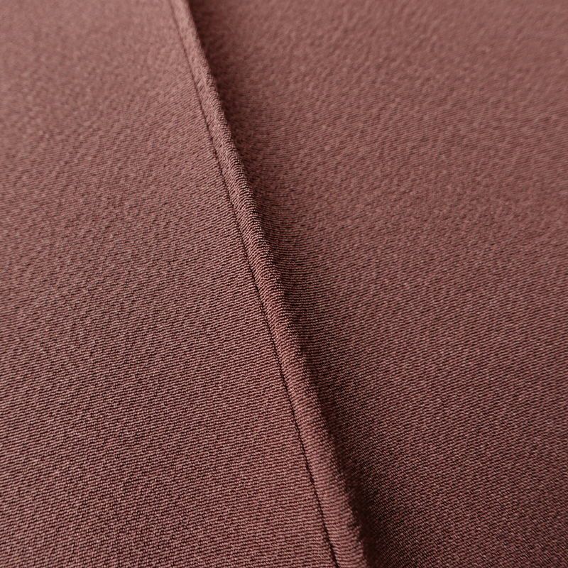 色無地 良品 しつけ糸付き 縮緬 一つ紋付き 正絹 無地 袷仕立て 身丈153cm 裄丈64cm リサイクル着物 着物 共八掛 お茶会 フォーマル 小豆・エンジ_画像8