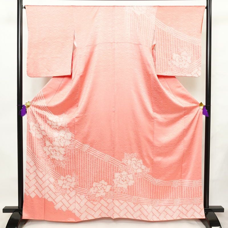 訪問着 絞り 綸子 正絹 古典柄 袷仕立て 身丈164cm 裄丈66.5cm リサイクル着物 着物 フォーマル 粋 ピンク_画像1