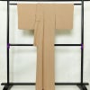 単衣 小紋 縮緬 ポリエステル 縞柄・線柄 単衣仕立て 身丈160cm 裄丈67cm リサイクル着物 着物 シンプル ベージュ_画像2