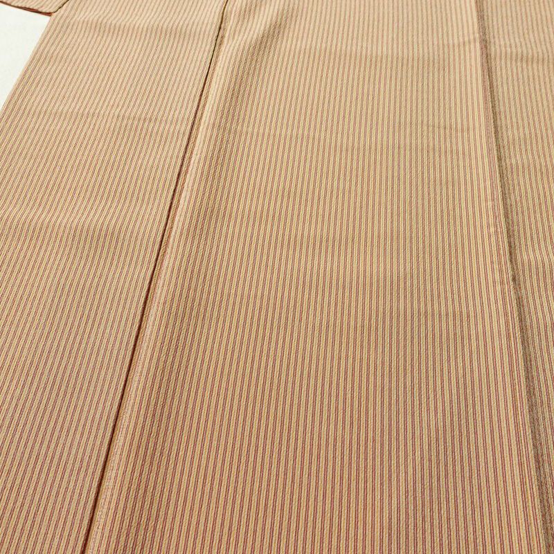 単衣 小紋 縮緬 ポリエステル 縞柄・線柄 単衣仕立て 身丈160cm 裄丈67cm リサイクル着物 着物 シンプル ベージュ_画像5