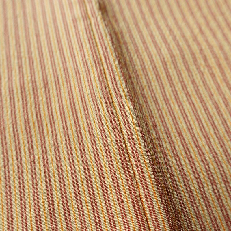 単衣 小紋 縮緬 ポリエステル 縞柄・線柄 単衣仕立て 身丈160cm 裄丈67cm リサイクル着物 着物 シンプル ベージュ_画像9