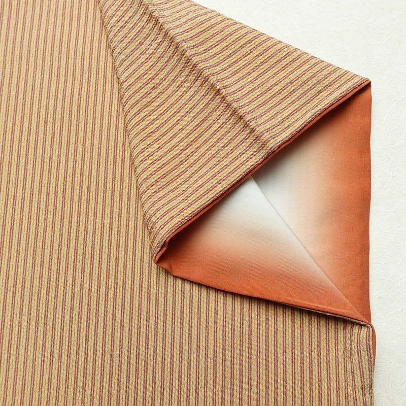 単衣 小紋 縮緬 ポリエステル 縞柄・線柄 単衣仕立て 身丈160cm 裄丈67cm リサイクル着物 着物 シンプル ベージュ_画像14