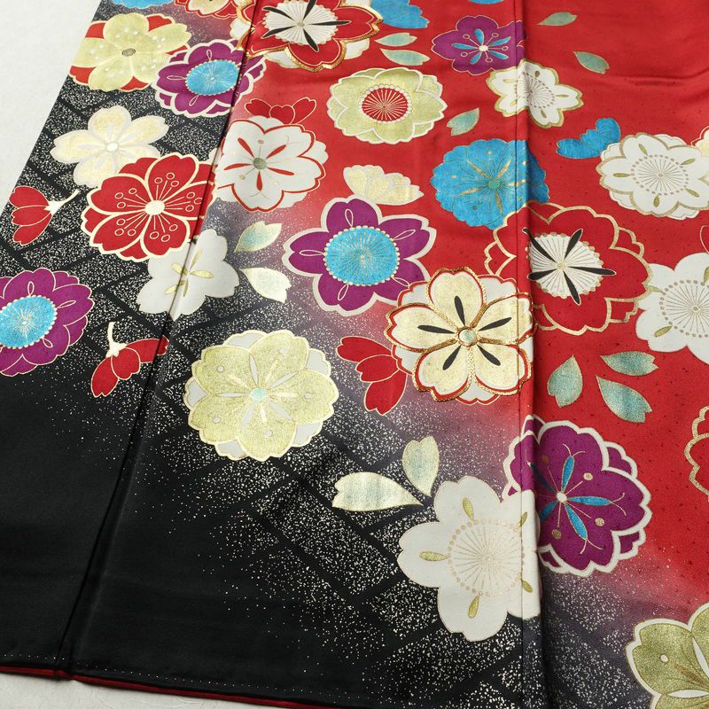 振袖 金駒刺繍 正絹 蝶・昆虫柄 袷仕立て 身丈161cm 裄丈68.5cm リサイクル着物 着物 箔 成人式 二十歳 二十歳の集い パーティー 華やか 桜 赤・朱_画像4