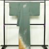 付け下げ 良品 落款入り 正絹 花柄 袷仕立て 身丈166cm 裄丈70cm リサイクル着物 着物 箔 金彩 入学式 卒業式 七五三 お宮参り フォーマル モダン シンプル 緑・うぐいす色_画像2