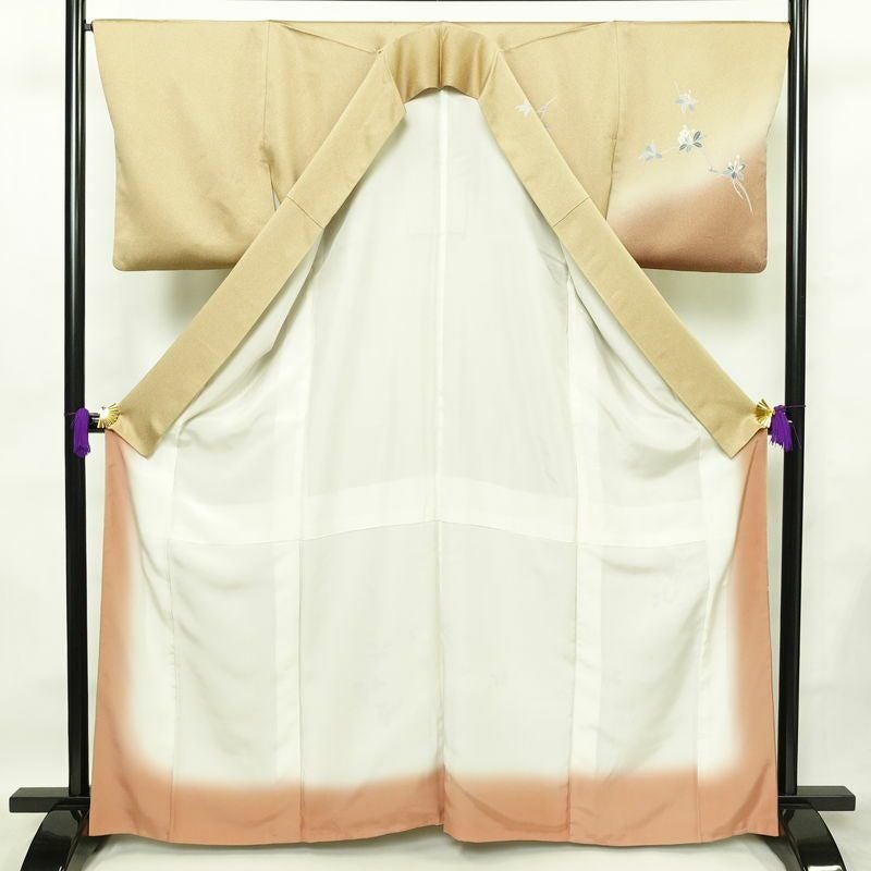 訪問着 良品 綸子 正絹 花柄 袷仕立て 身丈163.5cm 裄丈66cm リサイクル着物 着物 入学式 卒業式 七五三 お宮参り フォーマル ベージュ_画像3