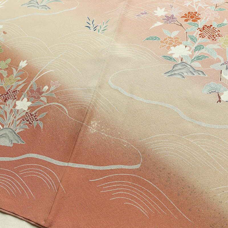 訪問着 縮緬 一つ紋付き 伊達衿付き 正絹 風景柄 袷仕立て 身丈155cm 裄丈63cm リサイクル着物 着物 箔 入学式 卒業式 七五三 お宮参り フォーマル 共八掛 上品 くすみピンク ピンク_画像12