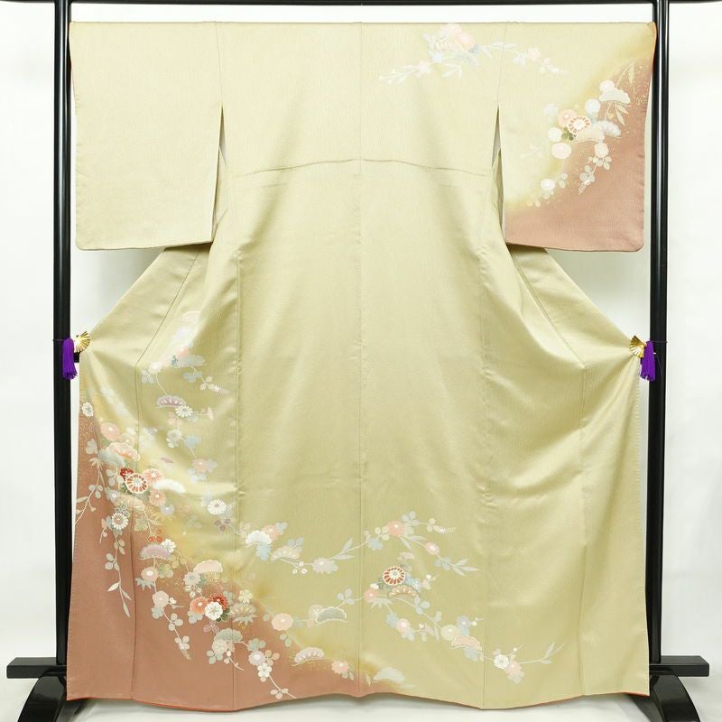 訪問着 良品 正絹 古典柄 袷仕立て 身丈164cm 裄丈68cm リサイクル着物 着物 箔 入学式 卒業式 七五三 お宮参り 盛り上げ箔 フォーマル 松 菊 ベージュ_画像1