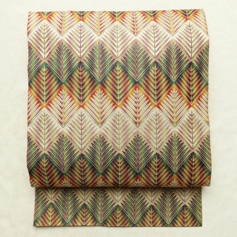 名古屋帯 全通柄 美品 正絹 木の葉・植物柄 名古屋仕立て なごや帯 リサイクル帯 帯 多色使い_画像1