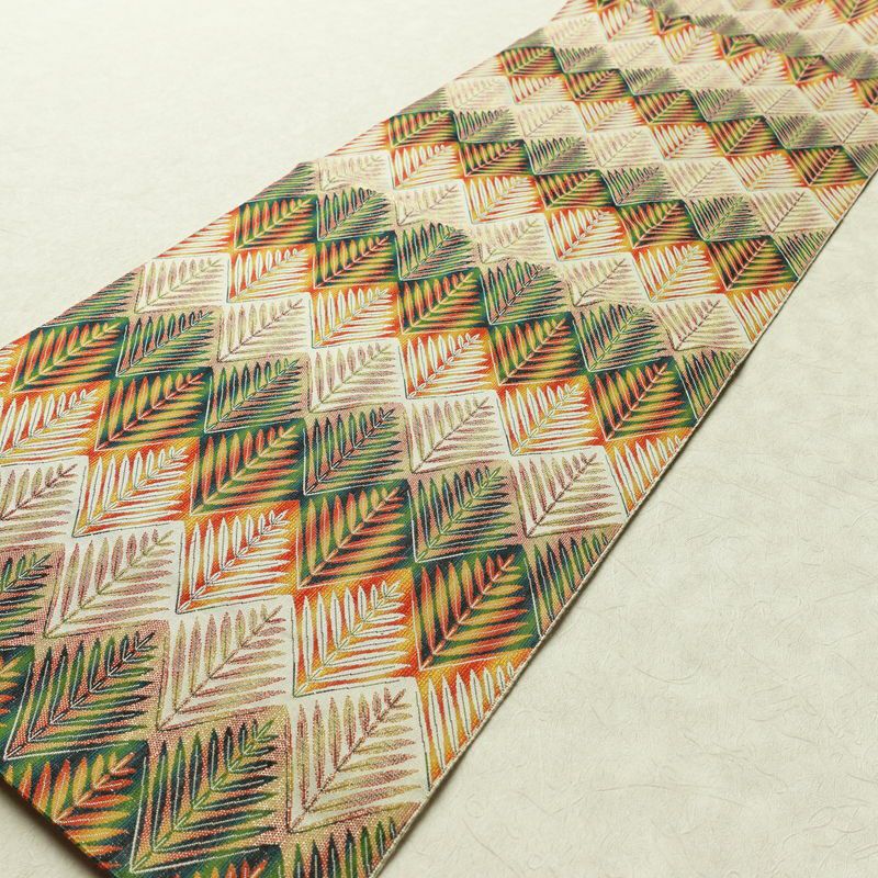 名古屋帯 全通柄 美品 正絹 木の葉・植物柄 名古屋仕立て なごや帯 リサイクル帯 帯 多色使い_画像8