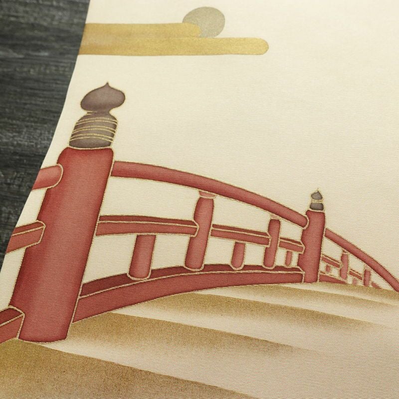 名古屋帯 太鼓柄 正絹 風景柄 名古屋仕立て なごや帯 リサイクル帯 帯 引箔 金彩 ベージュ_画像3