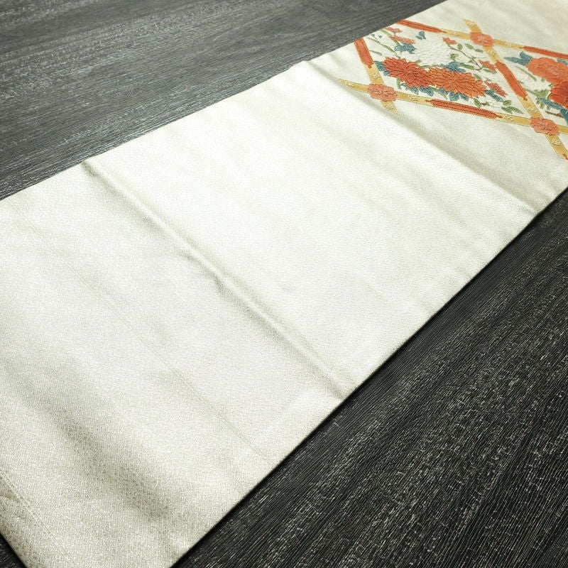 名古屋帯 太鼓柄 相良刺繍 正絹 花柄 名古屋仕立て なごや帯 リサイクル帯 帯 刺繍 金・銀_画像9