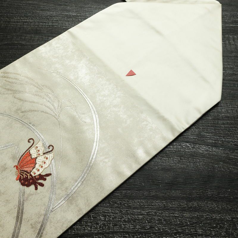 名古屋帯 太鼓柄 正絹 蝶・昆虫柄 名古屋仕立て なごや帯 リサイクル帯 帯 箔 金糸 白_画像14