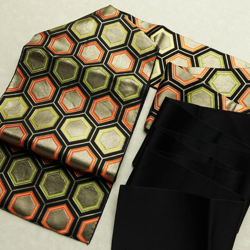 名古屋帯 六通柄 正絹 亀甲柄 名古屋仕立て なごや帯 リサイクル帯 帯 引箔 黒_画像18