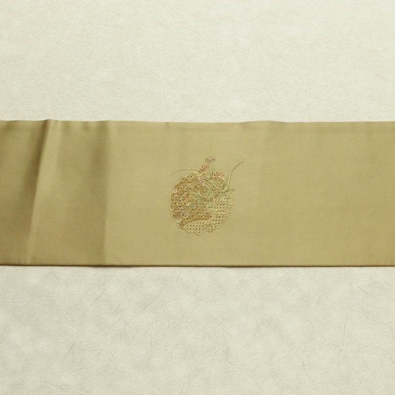 名古屋帯 太鼓柄 美品 スワトウ刺繍 正絹 木の葉・植物柄 名古屋仕立て なごや帯 リサイクル帯 帯 刺繍 シンプル おしゃれ 黄・黄土色_画像14