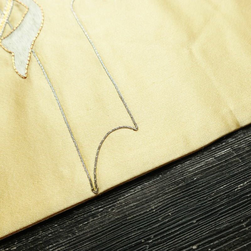 名古屋帯 太鼓柄 金駒刺繍 正絹 古典柄 名古屋仕立て なごや帯 リサイクル帯 帯 刺繍 御所車 クリーム_画像13