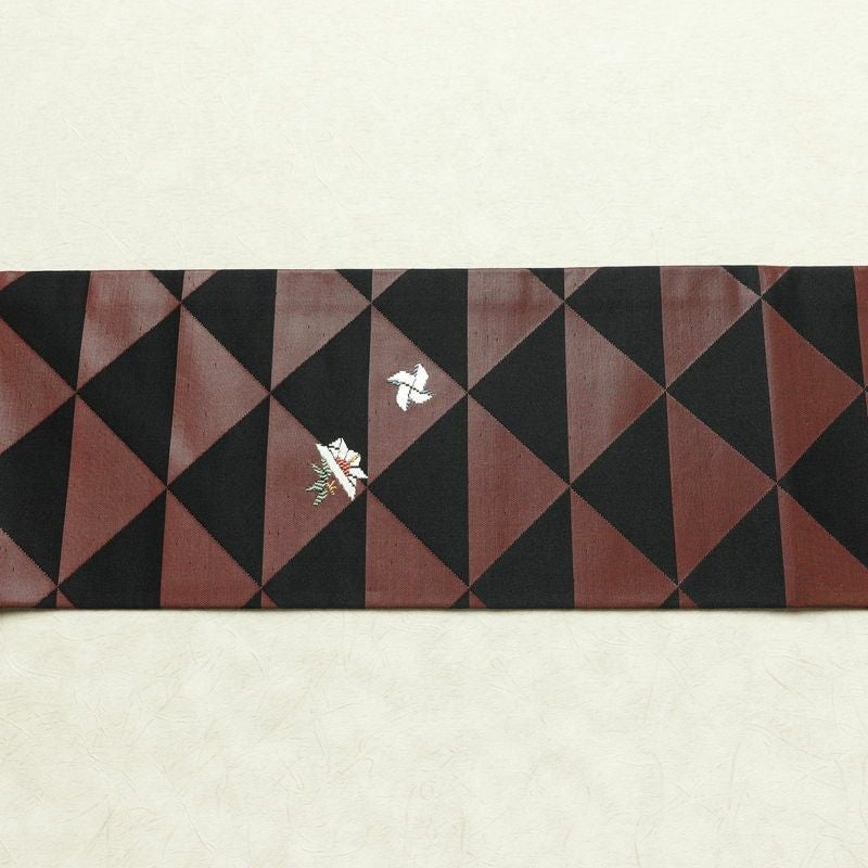 名古屋帯 六通柄 良品 正絹 古典柄 名古屋仕立て なごや帯 リサイクル帯 折り鶴 折り紙 かざぐるま 帯 刺繍 黒_画像13