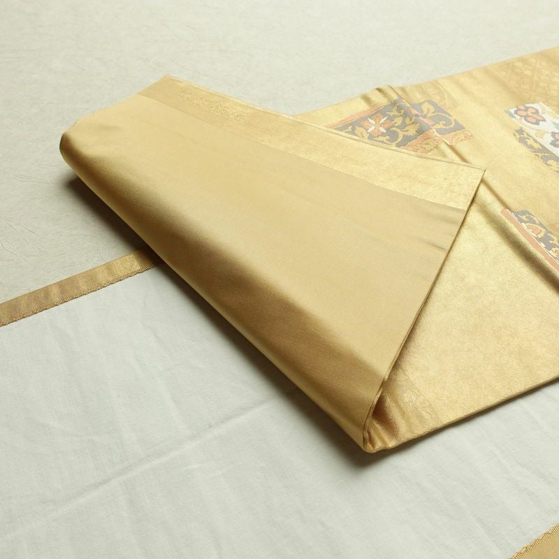 名古屋帯 葵箔錦織 六通柄 正絹 幾何学柄・抽象柄 通し仕立て なごや帯 リサイクル帯 帯 箔 金糸 金・銀_画像9