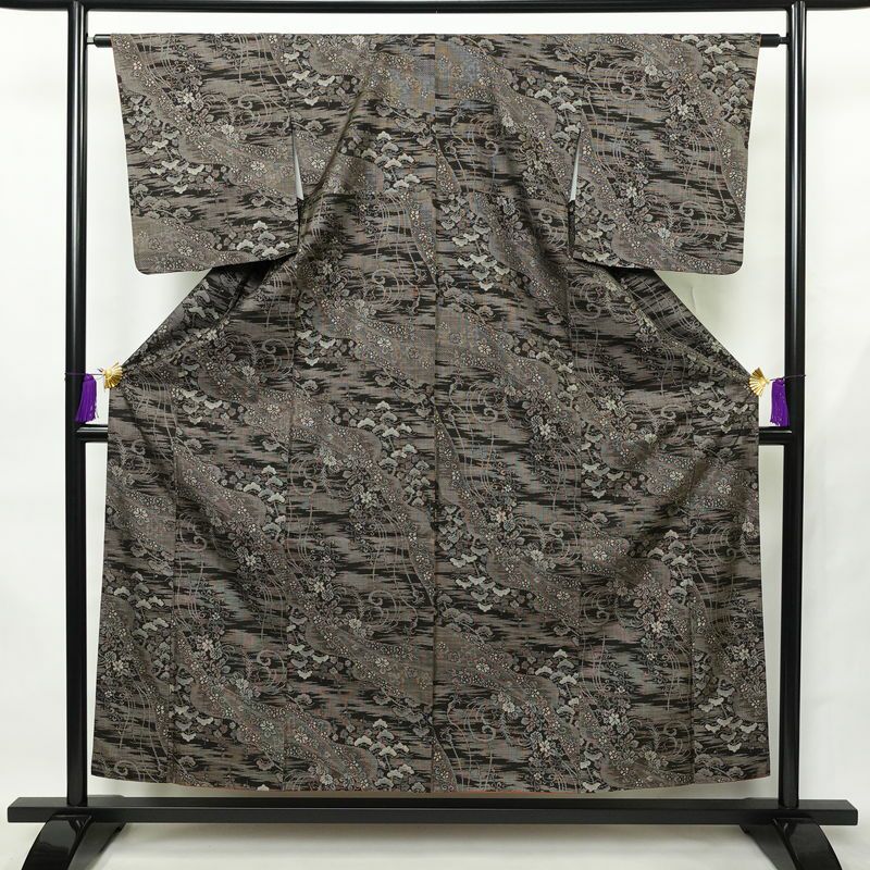 大島紬 正絹 木の葉・植物柄 袷仕立て 身丈154.5cm 裄丈62.5cm リサイクル着物 着物 松 茶_画像1