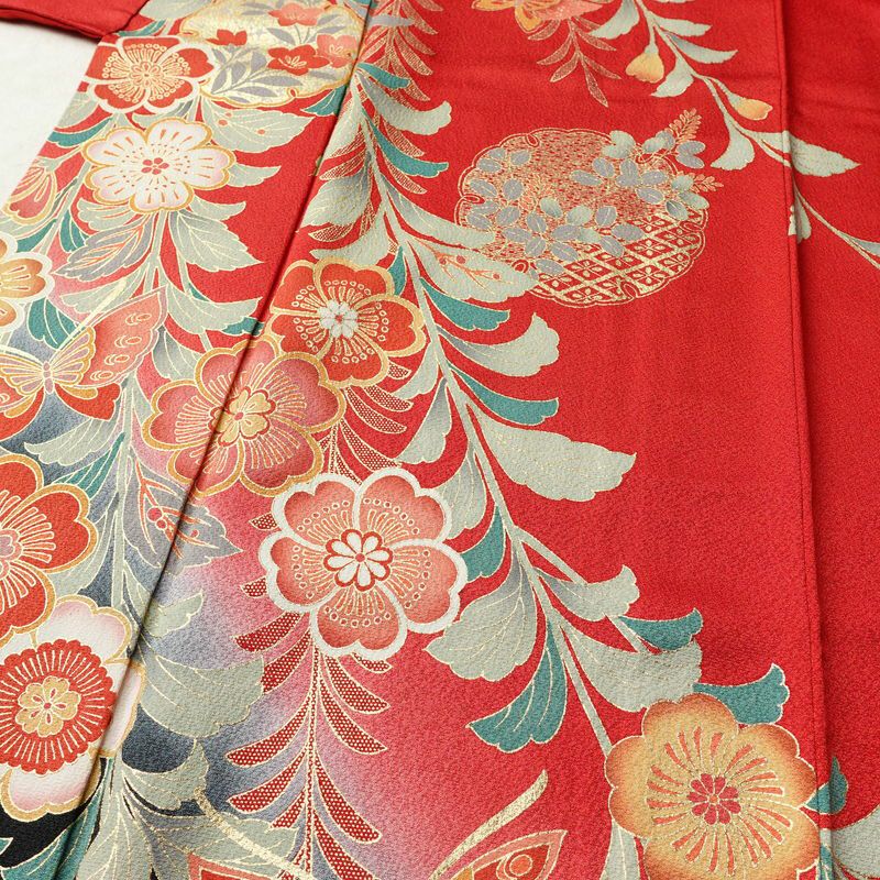 振袖 正絹 花柄 袷仕立て 身丈164cm 裄丈65.5cm リサイクル着物 着物 箔 金彩 成人式 二十歳 二十歳の集い 赤・朱_画像5