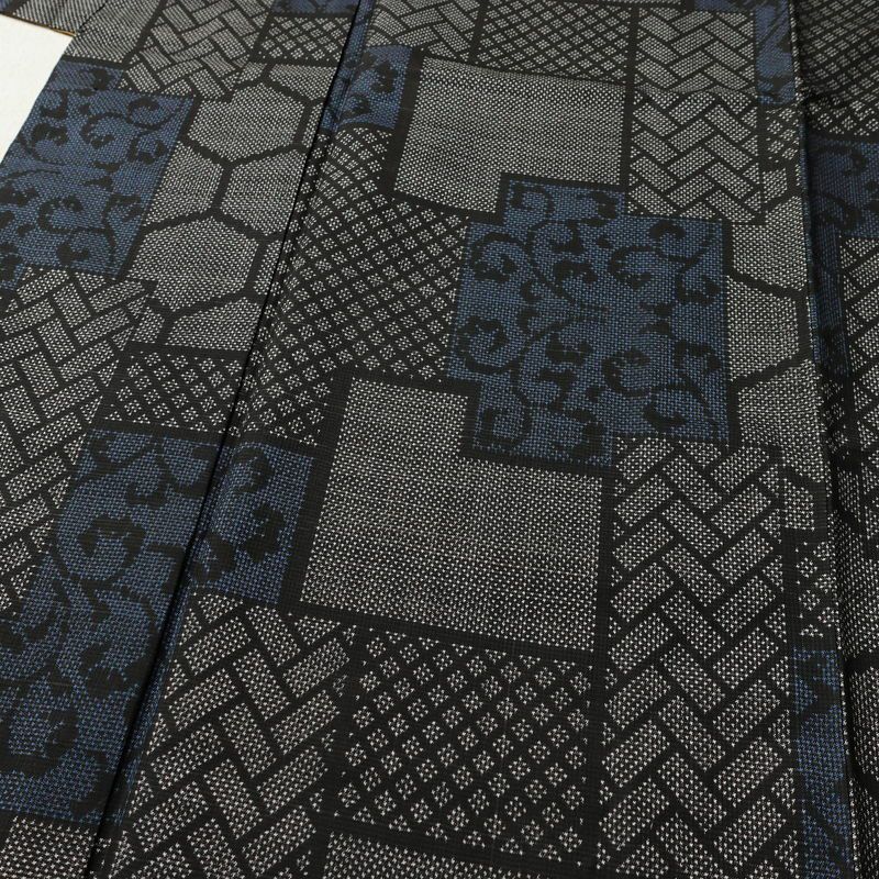 大島紬 しつけ糸付き 正絹 幾何学柄・抽象柄 袷仕立て 身丈160.5cm 裄丈63cm リサイクル着物 着物 グレー_画像6