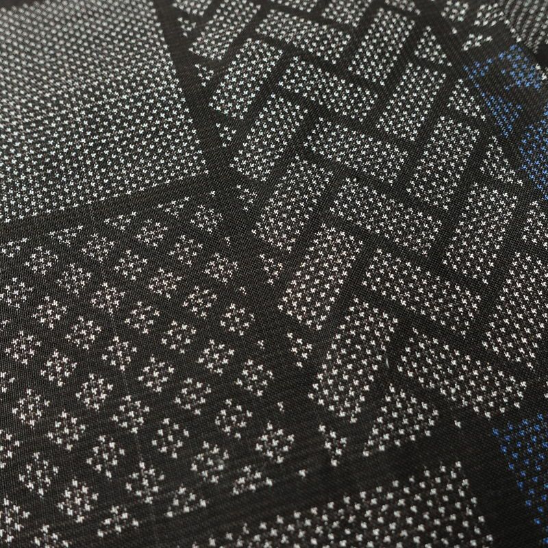 大島紬 しつけ糸付き 正絹 幾何学柄・抽象柄 袷仕立て 身丈160.5cm 裄丈63cm リサイクル着物 着物 グレー_画像8