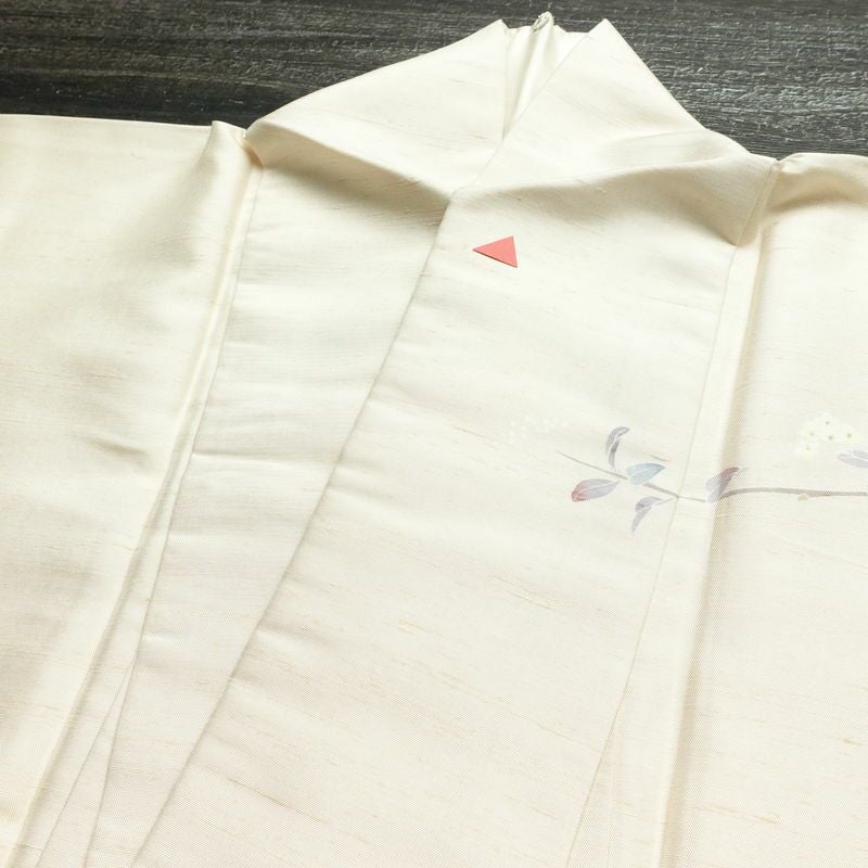 訪問着 加賀友禅 紬訪問着 元子 落款入り 正絹 花柄 袷仕立て 身丈160.5cm 裄丈68cm リサイクル着物 一部しつけ糸付き 着物 紬地 クリーム_画像17