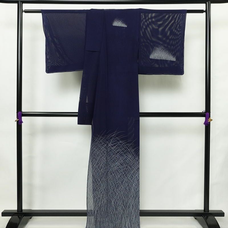 盛夏 付け下げ 絽 良品 しつけ糸付き 夏用 正絹 木の葉・植物柄 単衣仕立て 身丈163cm 裄丈68.5cm リサイクル着物 付下 着物 刺繍 薄物 青・紺_画像2