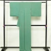 色無地 しつけ糸付き 正絹 木の葉・植物柄 袷仕立て 身丈167.5cm 裄丈67.5cm リサイクル着物 着物 緑・うぐいす色_画像2