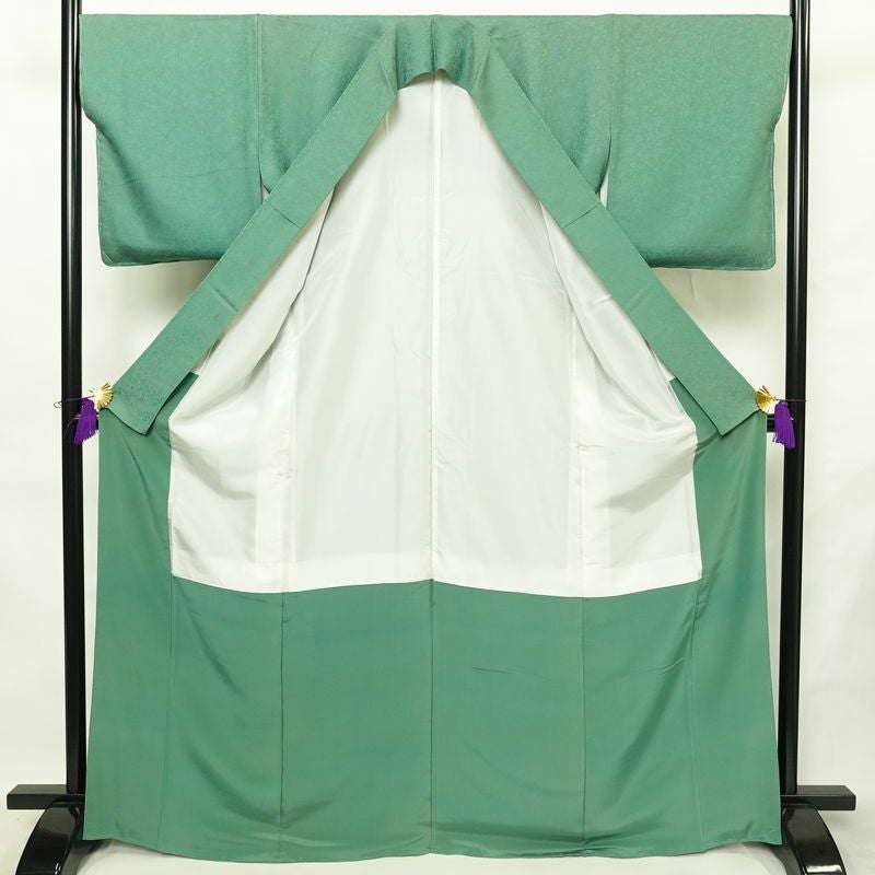 色無地 しつけ糸付き 正絹 木の葉・植物柄 袷仕立て 身丈167.5cm 裄丈67.5cm リサイクル着物 着物 緑・うぐいす色_画像3