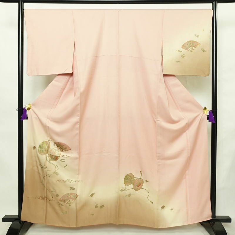 付け下げ 正絹 古典柄 袷仕立て 身丈160cm 裄丈67.5cm リサイクル着物 着物 鼓 箔 金彩 扇子 ピンク_画像1