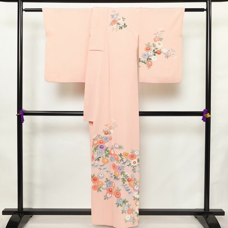 付け下げ 縮緬 一つ紋付き 伊達衿付き 正絹 花柄 袷仕立て 身丈160.5cm 裄丈65.5cm リサイクル着物 着物 入学式 七五三 フォーマル 菊 ピンク_画像2