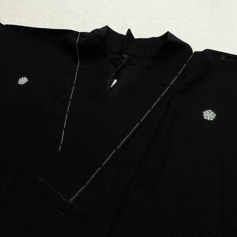 喪服 美品 夏喪服 夏用 絽 落款入り しつけ糸付き 五つ紋付き 正絹 無地 単衣仕立て 身丈165cm 裄丈67cm リサイクル着物 着物 未使用品 黒_画像6