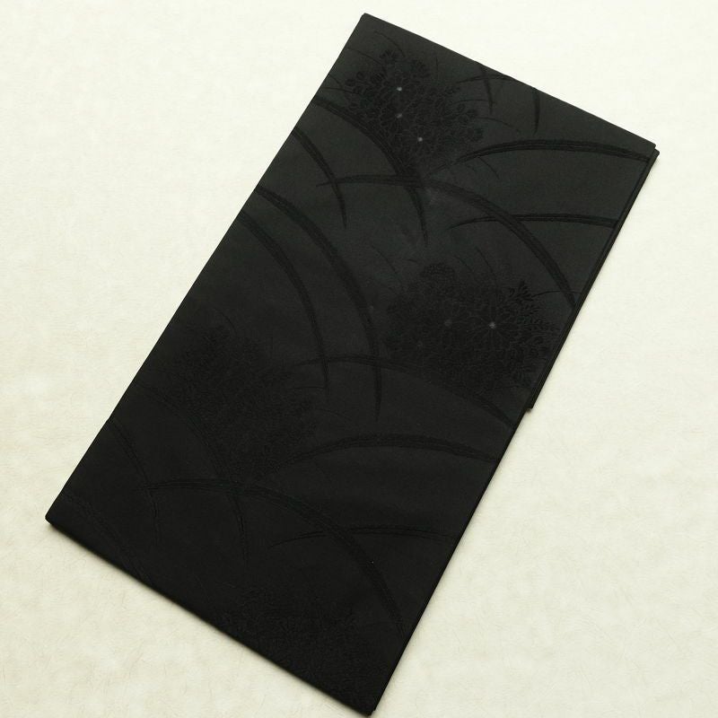 喪服 美品 袷喪服 落款入り しつけ糸付き 縮緬 五つ紋付き 正絹 無地 袷仕立て 身丈164.5cm 裄丈68cm リサイクル着物 着物 未使用品 黒_画像11