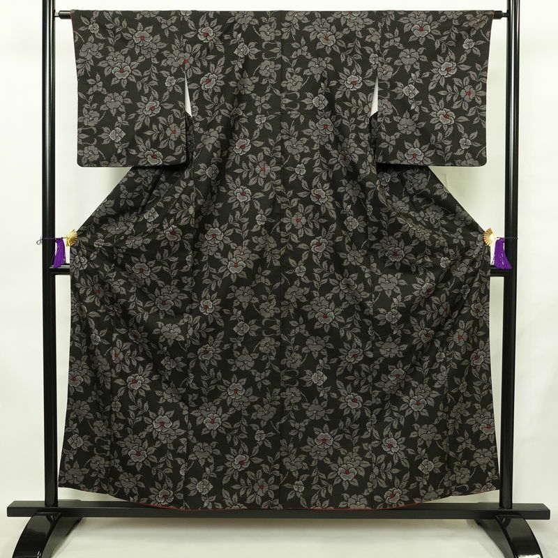 大島紬 証紙なし 正絹 花柄 袷仕立て 身丈155.5cm 裄丈63cm リサイクル着物 着物 黒_画像1