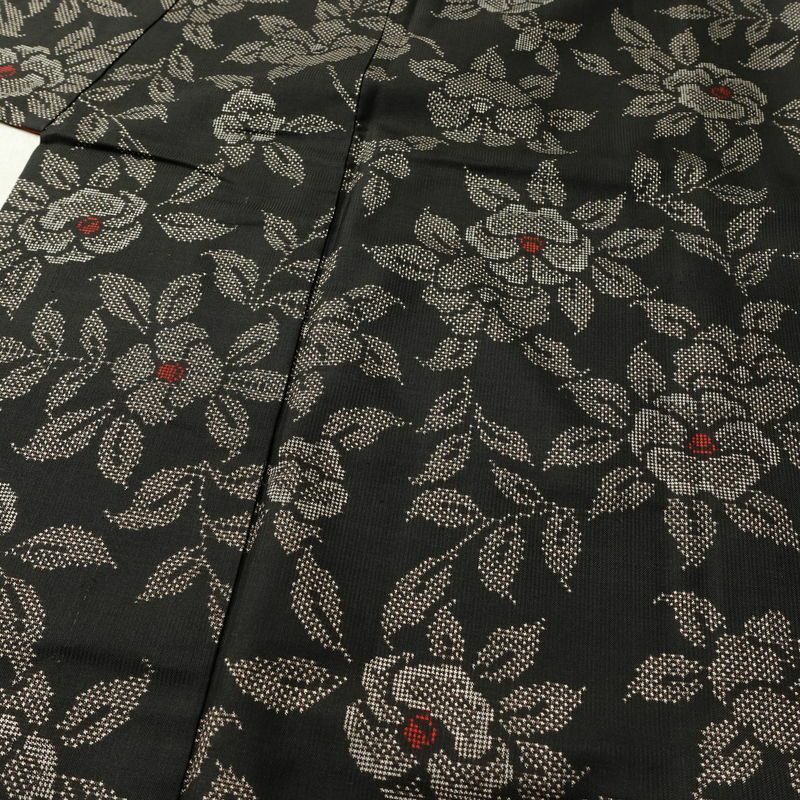 大島紬 証紙なし 正絹 花柄 袷仕立て 身丈155.5cm 裄丈63cm リサイクル着物 着物 黒_画像5