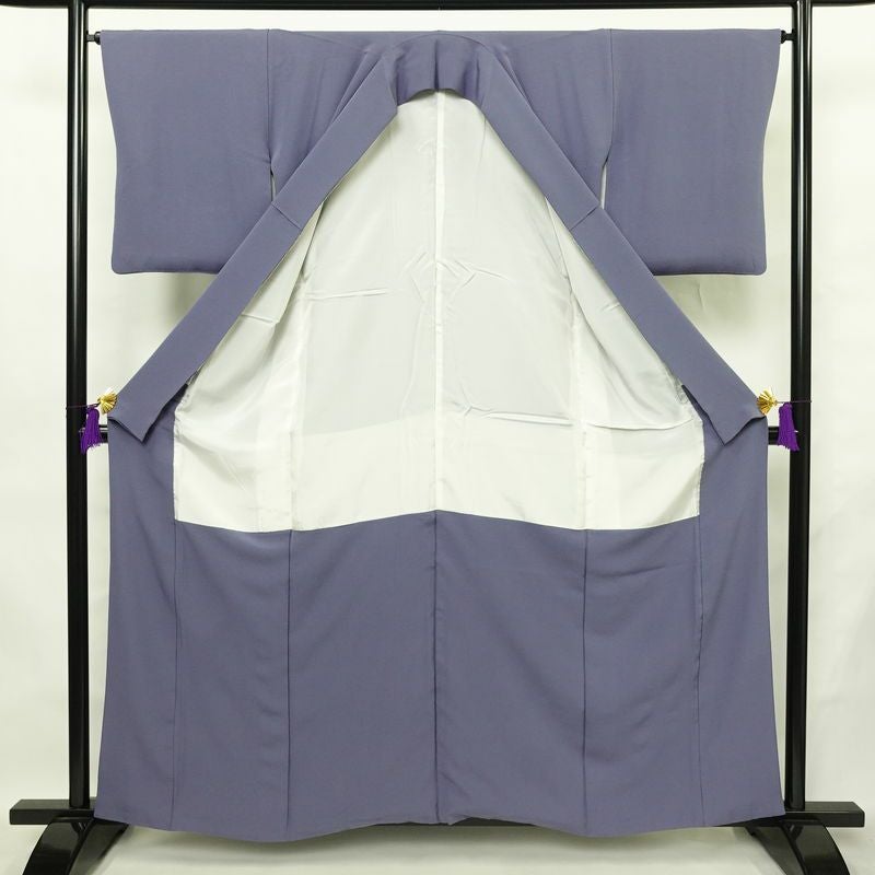 色無地 縮緬 一つ紋付き 正絹 無地 袷仕立て 身丈159cm 裄丈64.5cm リサイクル着物 着物 共八掛 お茶会 竜胆色 紫・藤色_画像3