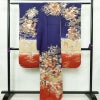 振袖 正絹 古典柄 袷仕立て 身丈162.5cm 裄丈67.5cm リサイクル着物 着物 箔 金彩 成人式 二十歳 二十歳の集い パーティー フォーマル 萩 松 菊 青・紺_画像2