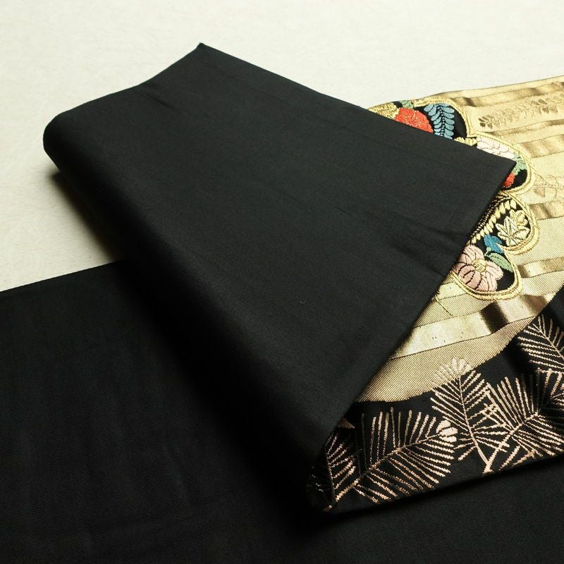 袋帯 六通柄 フォーマル用 正絹 古典柄 リサイクル帯 帯 引箔 金糸 結婚式 パーティー 華やか 松 黒_画像10