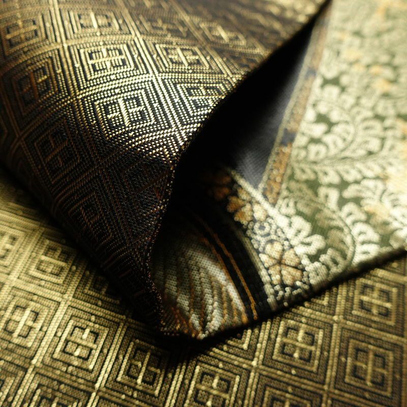 袋帯 元禄唐草文様 六通柄 美品 フォーマル用 未仕立て 正絹 古典柄 リサイクル帯 帯 箔 黒_画像11