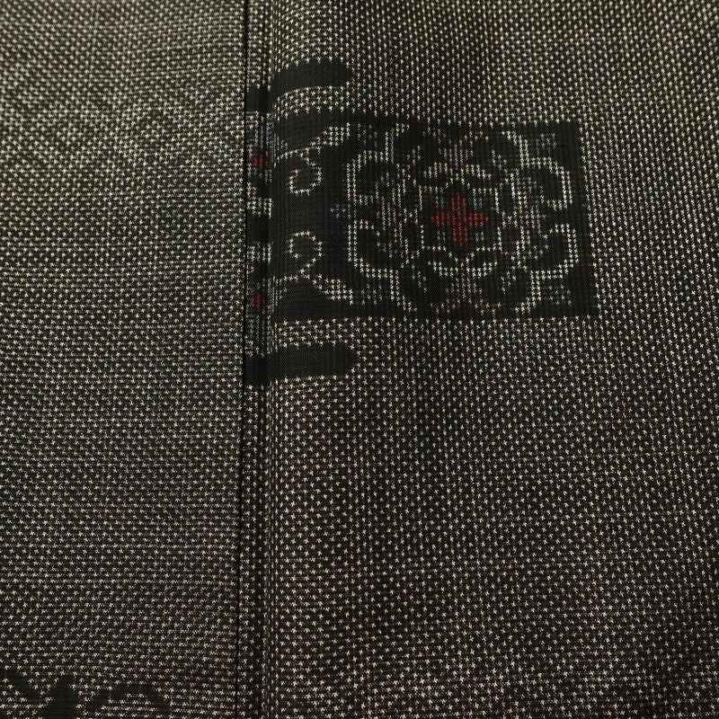 大島紬 古代染色 純泥染 美品 証紙あり しつけ糸付き 正絹 花柄 袷仕立て 身丈158cm 裄丈62.5cm リサイクル着物 着物 茶_画像6