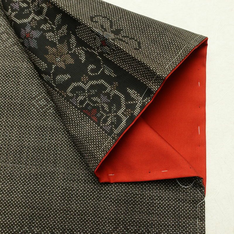 大島紬 古代染色 純泥染 美品 証紙あり しつけ糸付き 正絹 花柄 袷仕立て 身丈158cm 裄丈62.5cm リサイクル着物 着物 茶_画像14