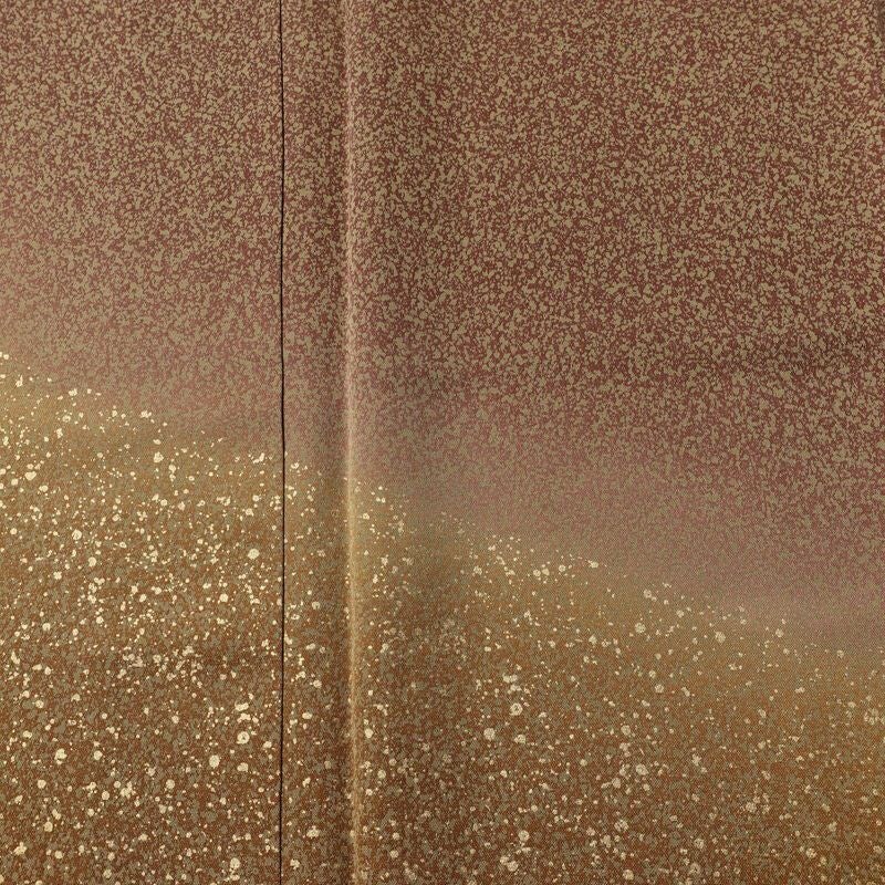 付け下げ 美品 しつけ糸付き 一つ紋付き 正絹 その他の柄 袷仕立て 身丈151cm 裄丈63cm リサイクル着物 箔 共八掛 卒業式 パーティー フォーマル モダン 茶_画像6