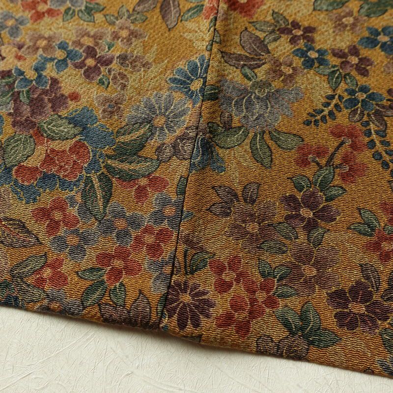 単衣 小紋 良品 縮緬 総柄 正絹 花柄 単衣仕立て 身丈159cm 裄丈66cm リサイクル着物 着物 菊 黄・黄土色_画像12