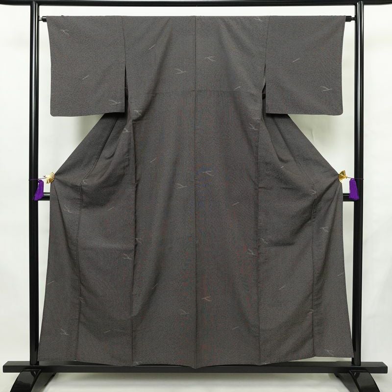 単衣 紬 バチ衿仕立て 正絹 木の葉・植物柄 単衣仕立て 身丈156cm 裄丈63.5cm リサイクル着物 着物 薄物 グレー_画像1