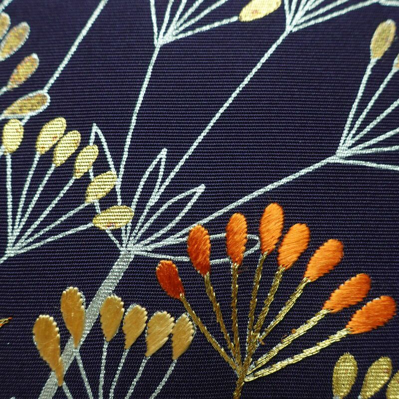 名古屋帯 太鼓柄 金駒刺繍 正絹 木の葉・植物柄 名古屋仕立て なごや帯 リサイクル帯 帯 刺繍 銀彩 紫・藤色_画像5