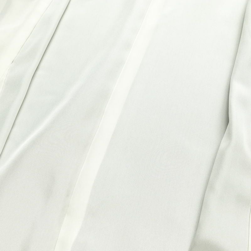 付け下げ 良品 しつけ糸付き 縮緬 正絹 古典柄 袷仕立て 身丈168.5cm 裄丈68cm リサイクル着物 着物 刺繍 箔 共八掛 卒業式 パーティー フォーマル シンプル 松 桜 黒_画像18