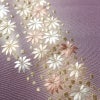 訪問着 良品 しつけ糸付き 縮緬 正絹 花柄 袷仕立て 身丈163.5cm 裄丈67.5cm リサイクル着物 着物 刺繍 卒業式 七五三 パーティー お宮参り フォーマル 洒落 紫・藤色_画像7