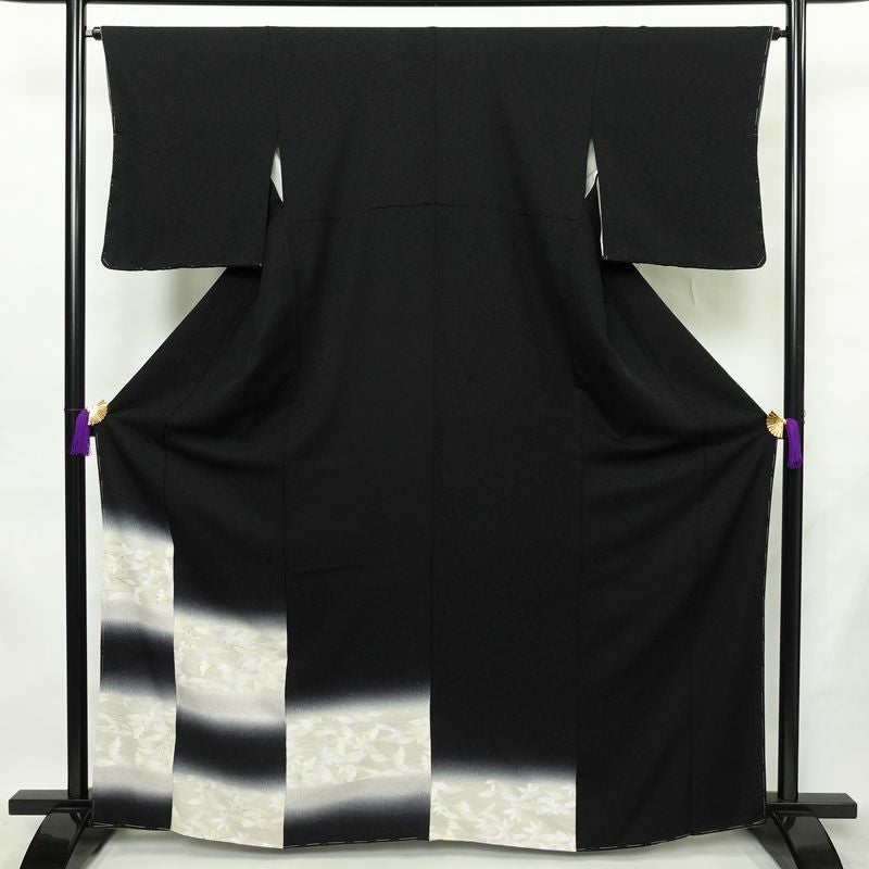 付け下げ 美品 しつけ糸付き 正絹 木の葉・植物柄 袷仕立て 身丈164cm 裄丈64.5cm リサイクル着物 着物 パーティー フォーマル モダン イチョウ 紅葉 黒_画像1